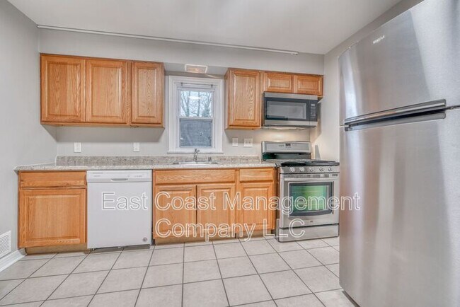 Building Photo - 9616 Mason Ave