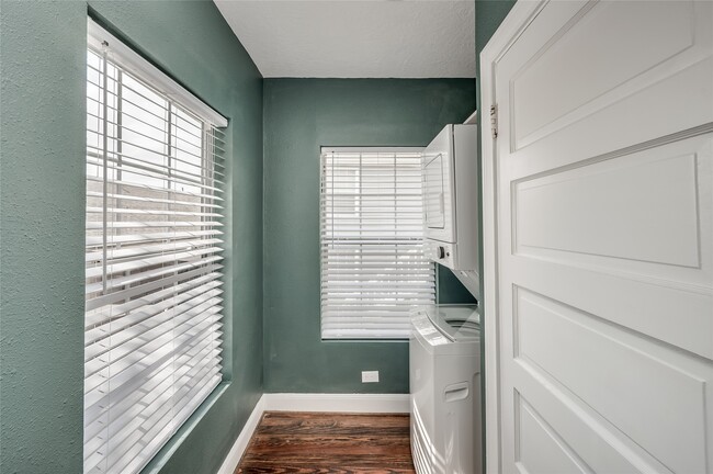 Building Photo - 4204 Lovejoy St