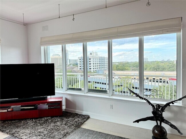 Building Photo - 100 S Eola Dr