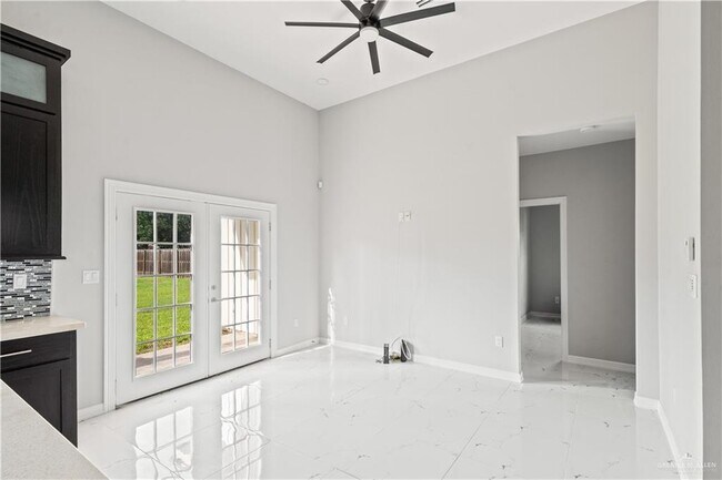 Building Photo - 20 Matilda Rose St