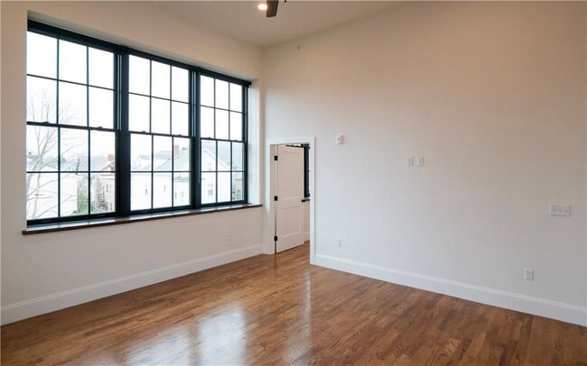 Building Photo - 15 Cranston Ave