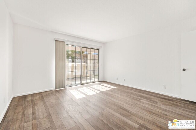 Building Photo - 505 S Farrell Dr