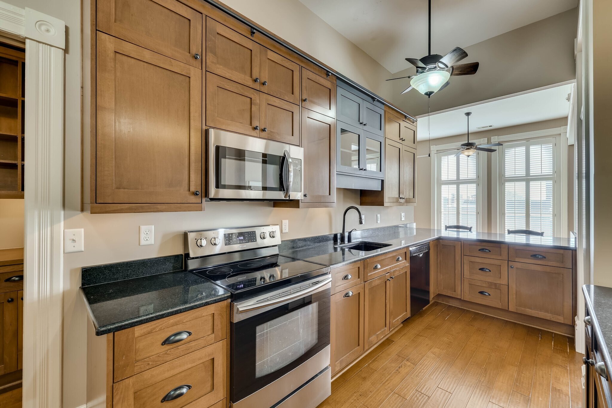 Building Photo - 929 Broad St