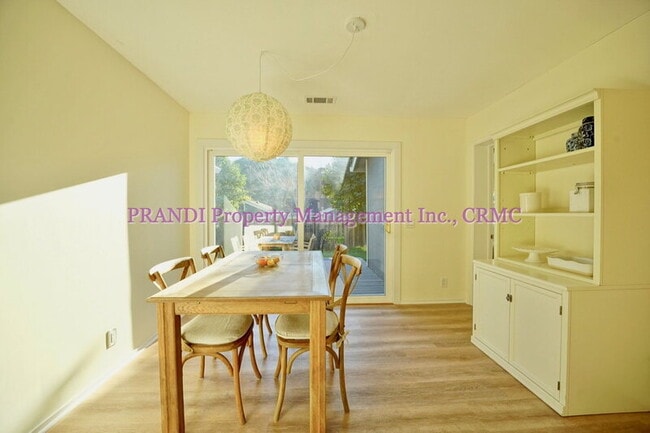 Building Photo - 245 Solano St