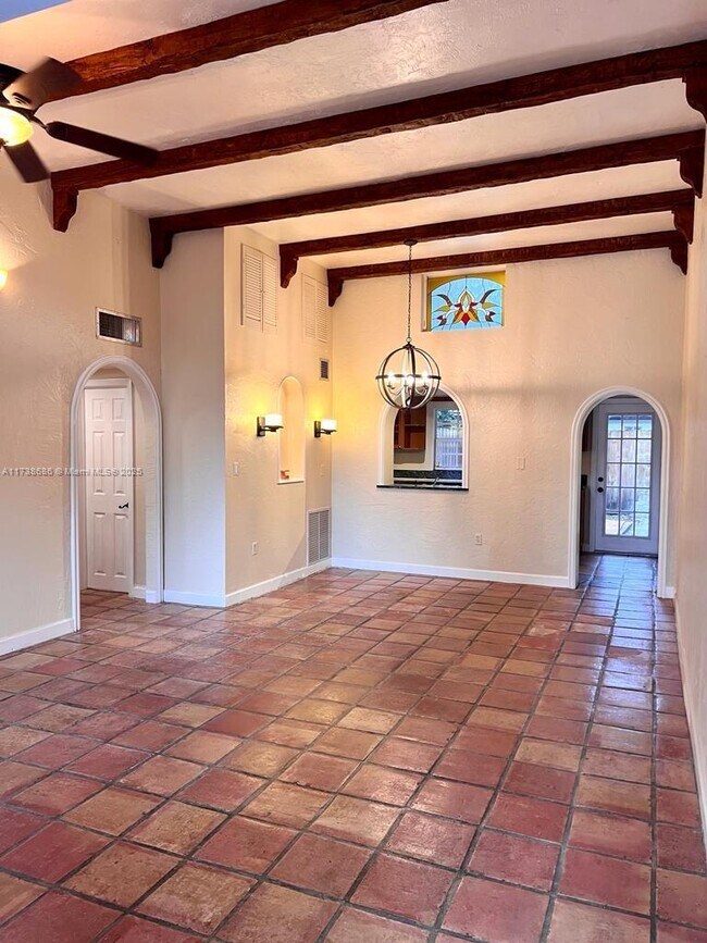 Building Photo - 2 bedroom in North Miami FL 33161