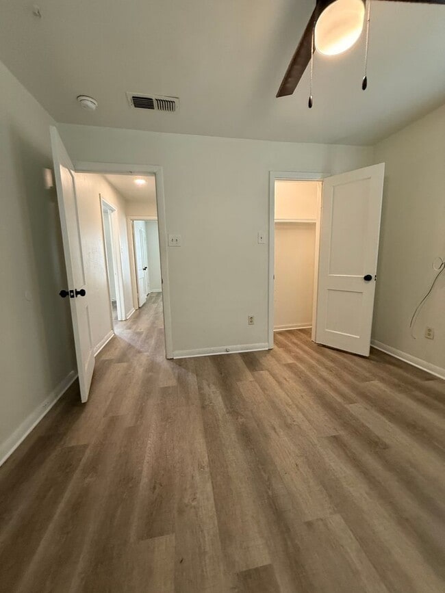 Building Photo - 2/1 COMING SOON -NEWLY RENOVATED
