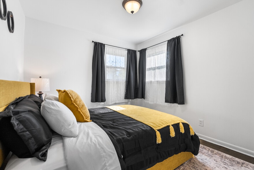 Building Photo - 124 S 9th St