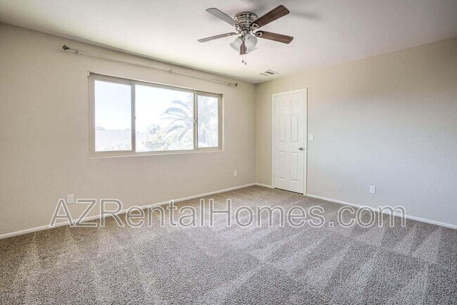 Building Photo - 1033 W Madero Ave