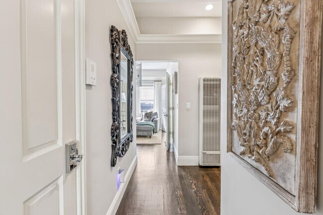 Building Photo - 690 Sutter St