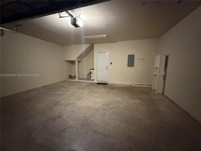 Building Photo - 4501 Mimosa Terrace