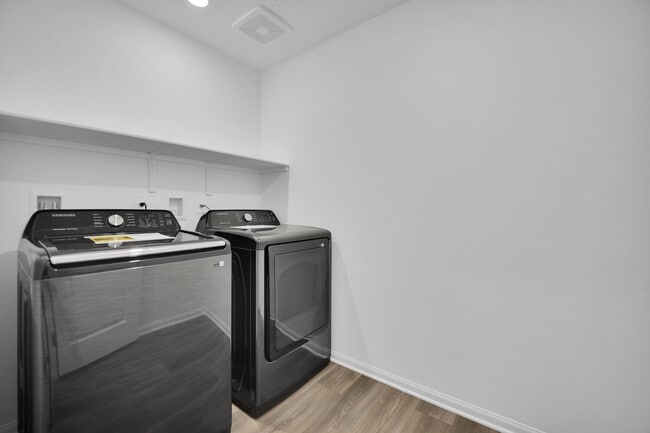 Building Photo - 6050 Swift Lariat St