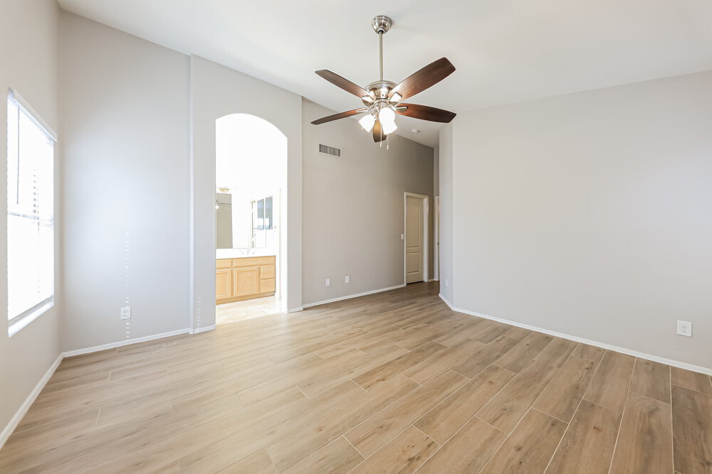 Building Photo - 15415 W Lea Ln