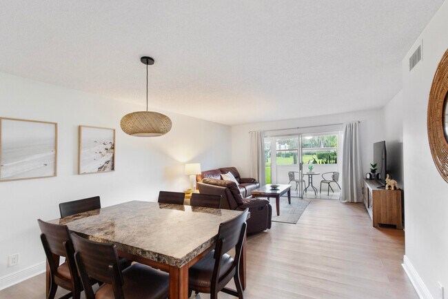 Building Photo - 20 Abbey Ln