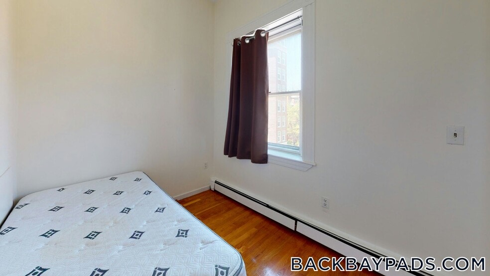 Building Photo - 591 Beacon St