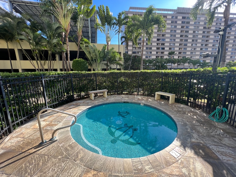 Building Photo - 3161 Ala Ilima St