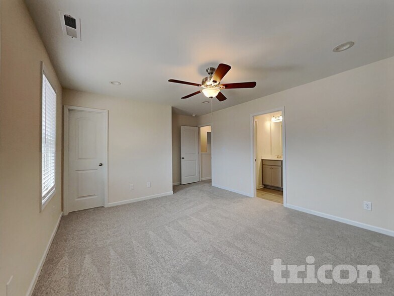 Building Photo - 116 Greenhouse St