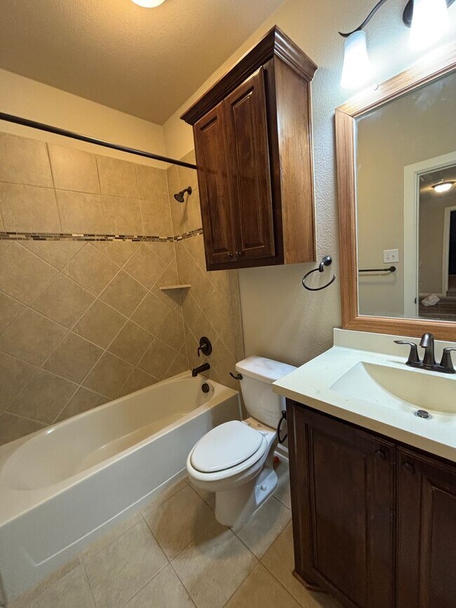 Building Photo - 5 BR/4BA | Updated Single Family Home | 2-Car Garage | Gated backyard