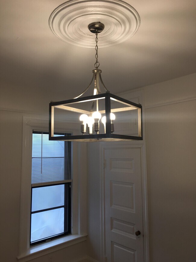 Building Photo - 290 Commonwealth Ave