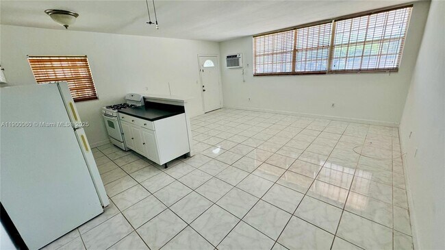 Building Photo - 8000 Tatum Waterway Dr