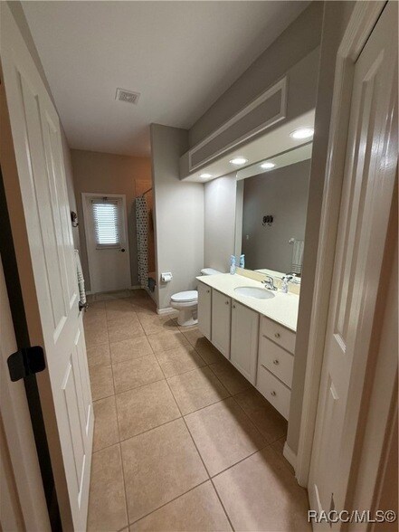 Building Photo - 12 Sweet Peas Ct