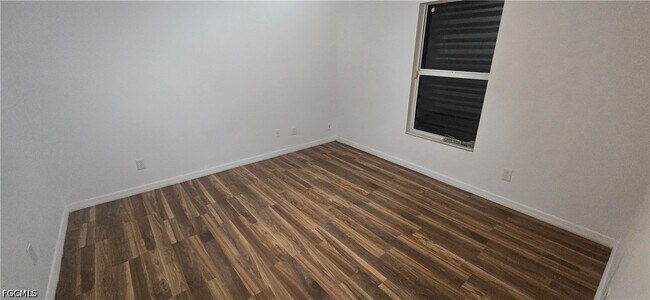 Building Photo - 573 Bell Blvd