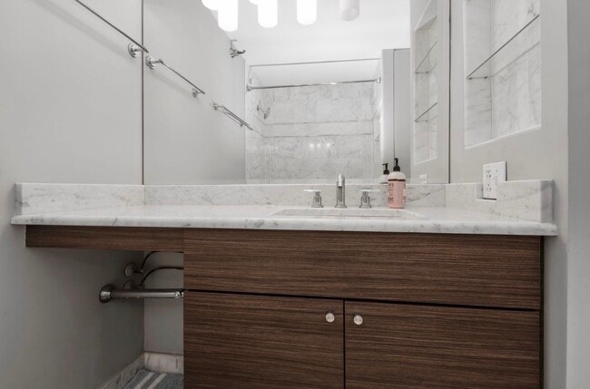 Building Photo - 401 E Ontario St