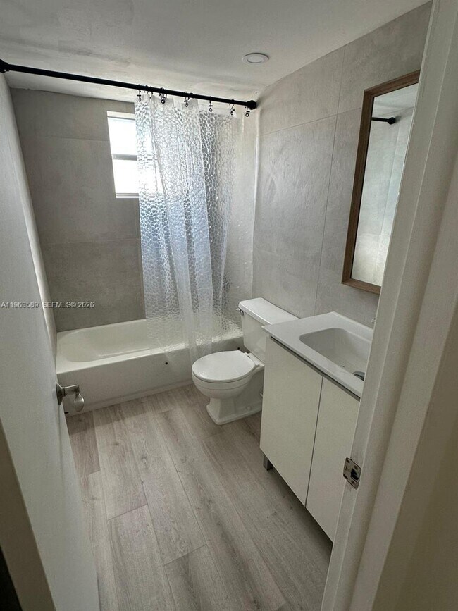 Building Photo - 2008 Jackson St