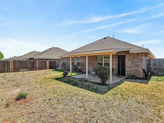 Building Photo - Comfy 4-Bed Midland Home with all appliances, backyard, attached garage, 6 min to grocery store