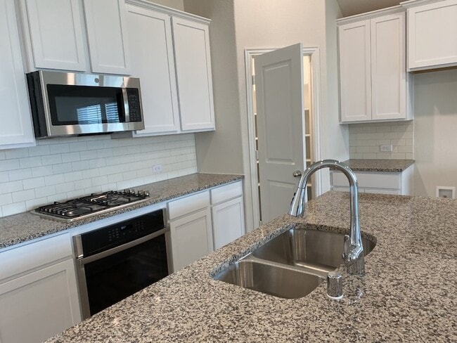 Building Photo - 10012 Boswell Dr