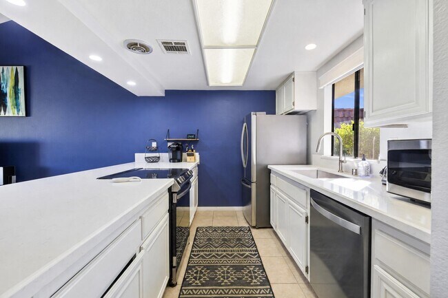 Building Photo - 77116 Pauma Valley Way