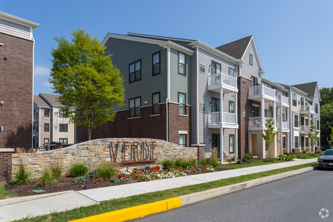 Building Photo - VERDE Apartments