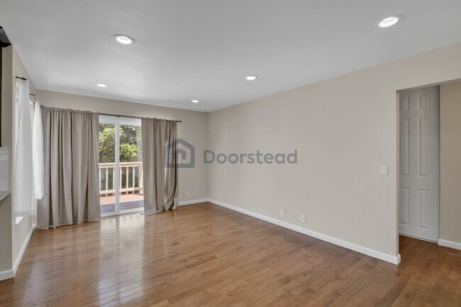 Building Photo - 1492 Via Cancion