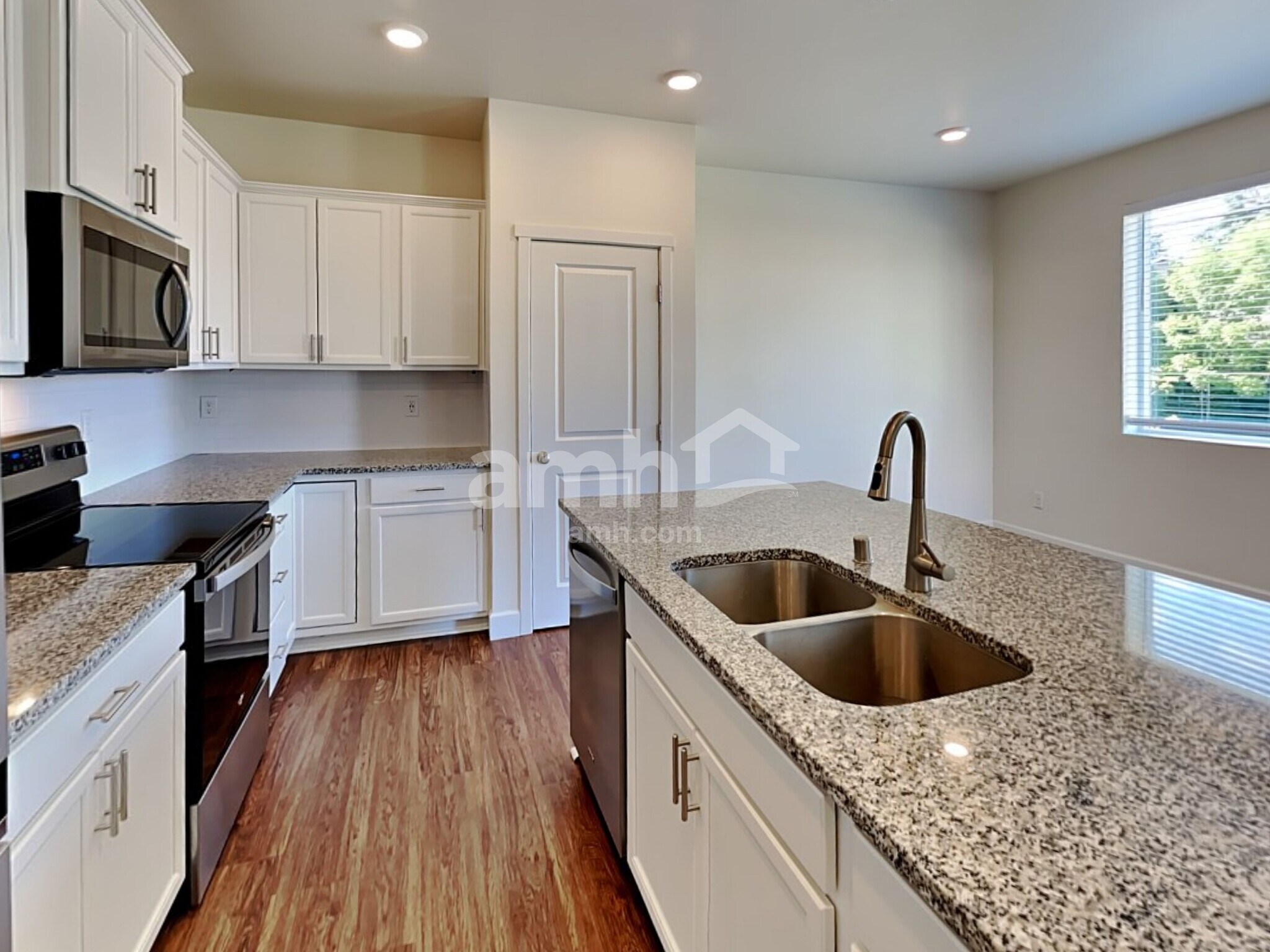 Building Photo - 1707 192nd St Ct E