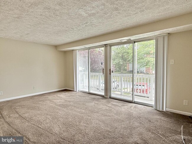 Building Photo - 97 Kenwood Dr
