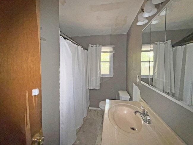 Building Photo - 25 Brookhaven Ave