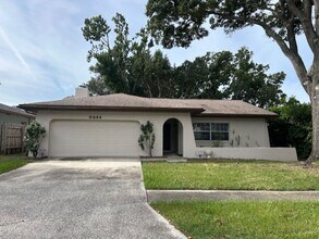 Building Photo - Beautifully remodeled 3/2 available now!