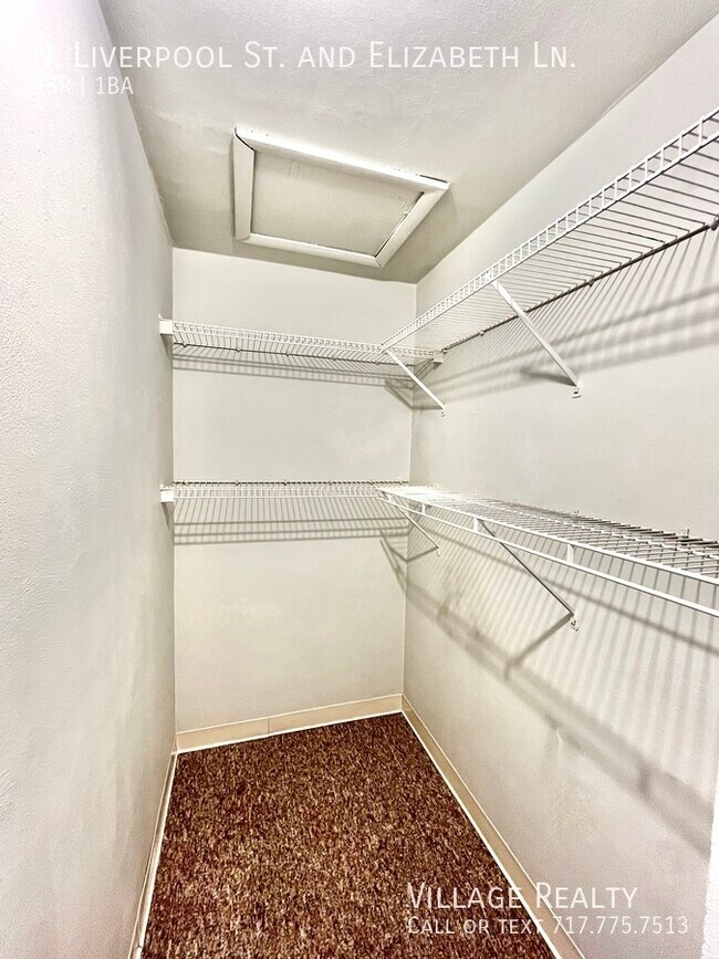 Building Photo - 55 N Liverpool St