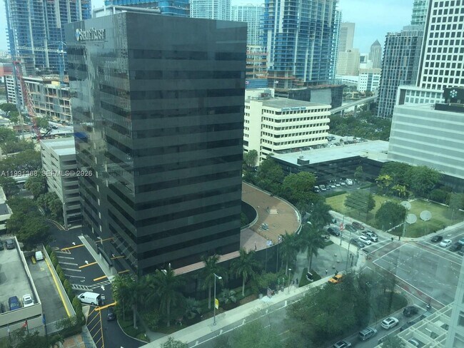 Building Photo - 950 Brickell Bay Dr