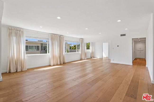 Building Photo - 1525 Hayworth Ave