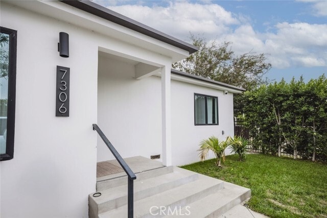 Building Photo - 7306 Farmdale Ave