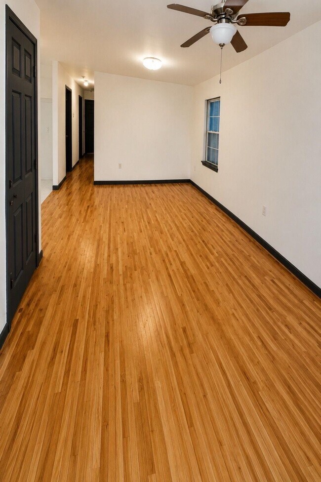 Building Photo - 28 4th St