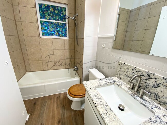 Building Photo - Modern Upgrades + Classic Charm – 2BR Dupl...