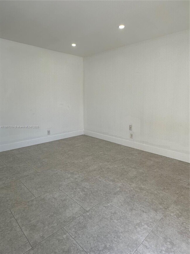 Building Photo - 17901 NW 68th Ave