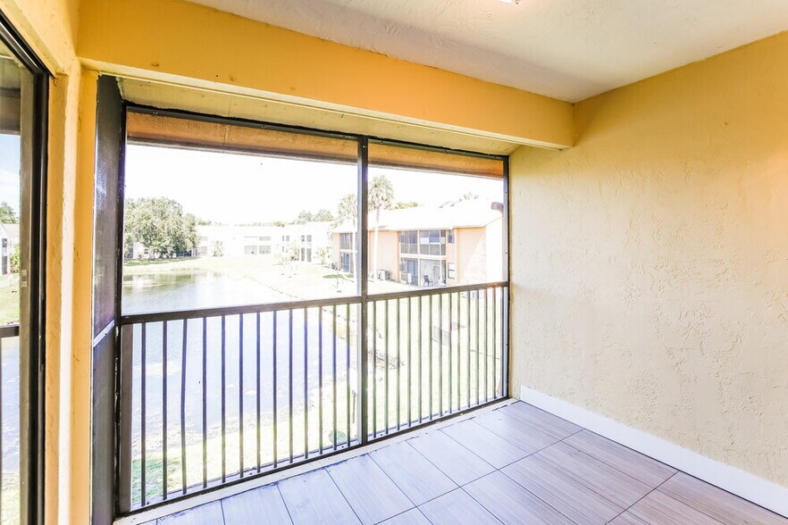 Building Photo - 2531 NW 56th Ave