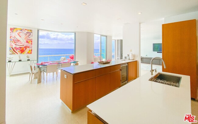 Building Photo - 27102 Malibu Cove Colony Dr
