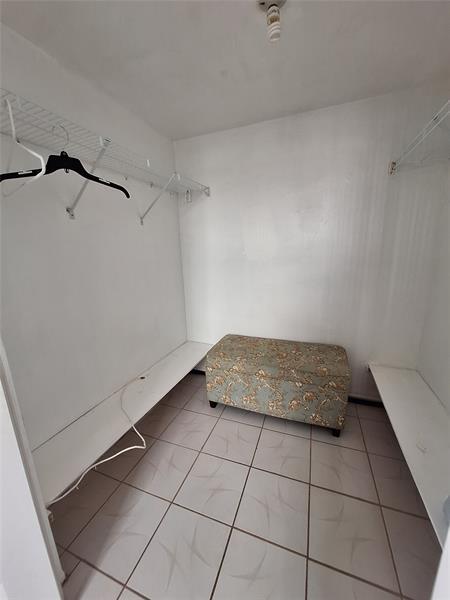 Building Photo - 2821 Somerset Dr