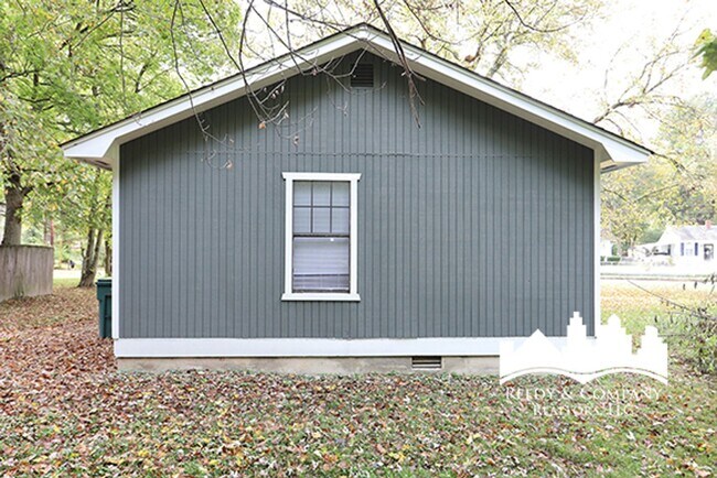 Building Photo - 1616 Winston Dr