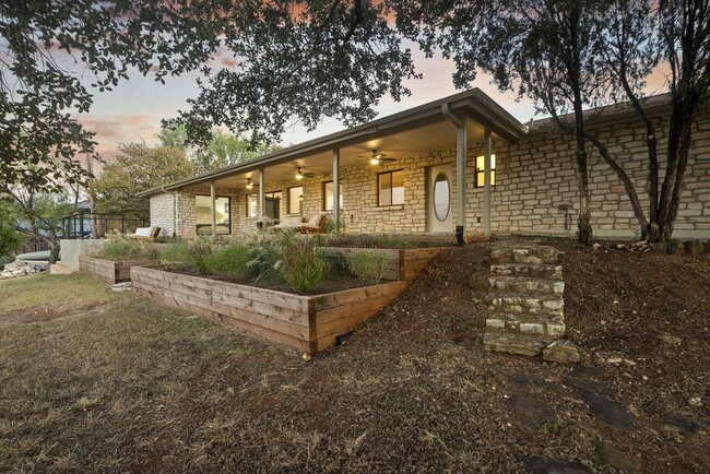 Primary Photo - 113 W Bluebonnet Rd