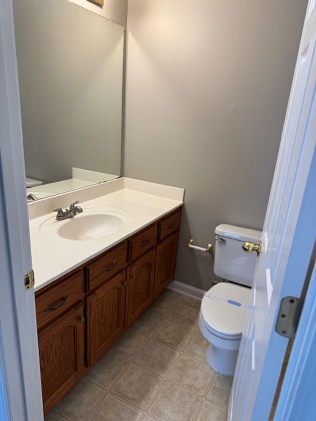 Building Photo - Renovated 2 Bedroom 2 Bath Home for Rent!!
