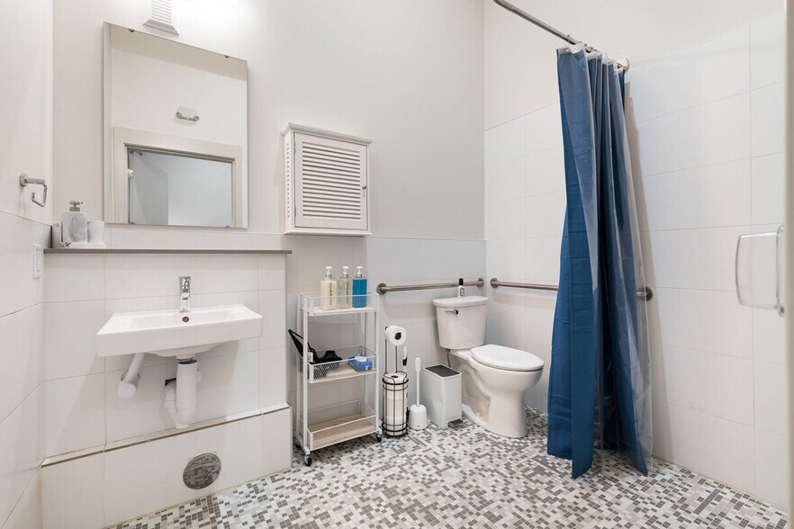 Building Photo - 3615 2nd Ave NW